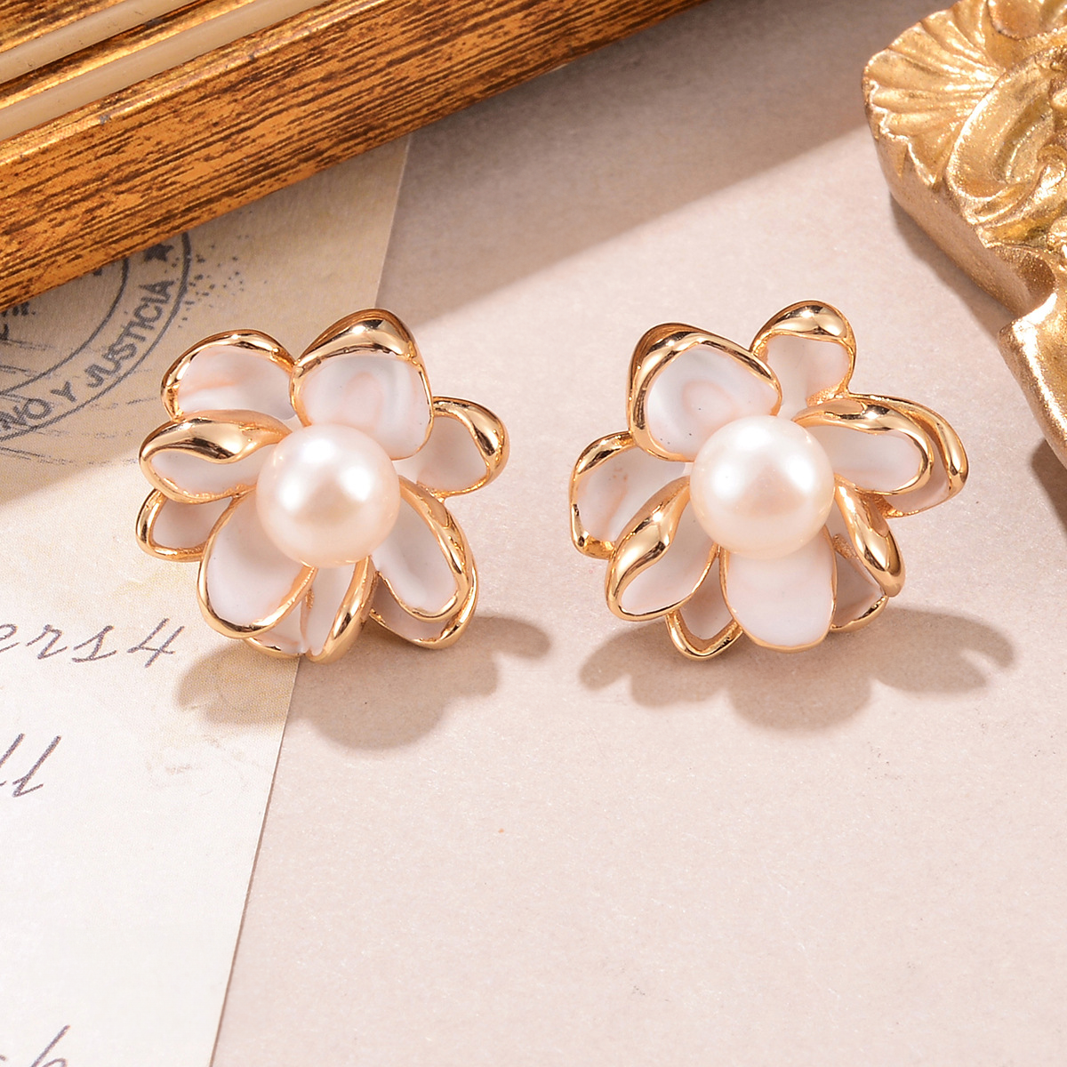 Elegance of Pearl Grace